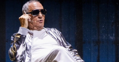 Copertina di “Sono preoccupato per l’isolamento dei giovani. La politica? Sfiducia nelle istituzioni e sempre meno elettori alle urne”: Giorgio Panariello prevede il futuro