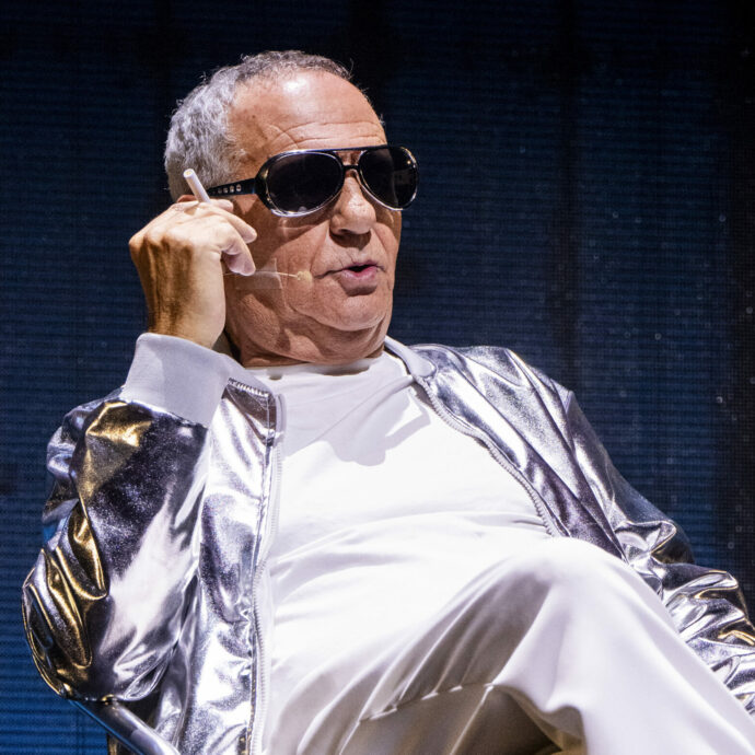 “Sono preoccupato per l’isolamento dei giovani. La politica? Sfiducia nelle istituzioni e sempre meno elettori alle urne”: Giorgio Panariello prevede il futuro