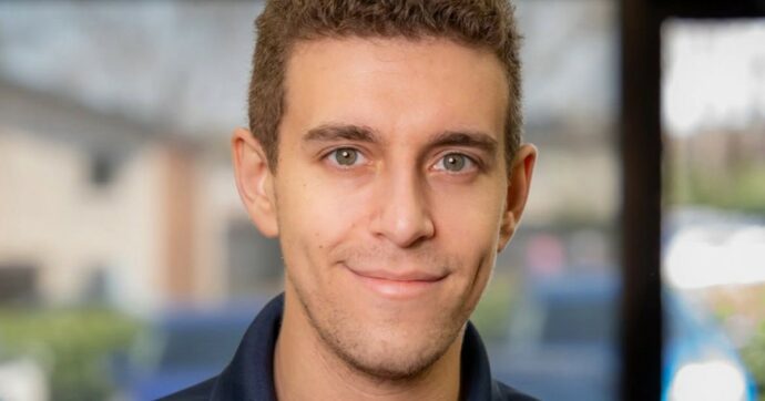 Morto Daniel Naroditsky, il gran maestro di scacchi e noto influencer aveva 29 anni: ignote le cause del decesso