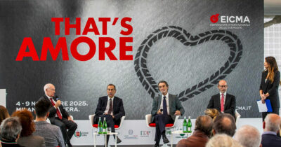 Copertina di Eicma 2025: presentata la 82° edizione. La festa delle due ruote torna a Milano dal 4 al 9 novembre