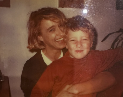 “Mamma, vivi e sorridi dentro al mio cuore straziato che lentamente si allieta ad ogni tuo ricordo”: Paolo Ciavarro celebra il compleanno di Eleonora Giorgi “Mamma, vivi e sorridi dentro al mio cuore straziato che lentamente si allieta ad ogni tuo ricordo”: Paolo Ciavarro celebra il compleanno di Eleonora Giorgi