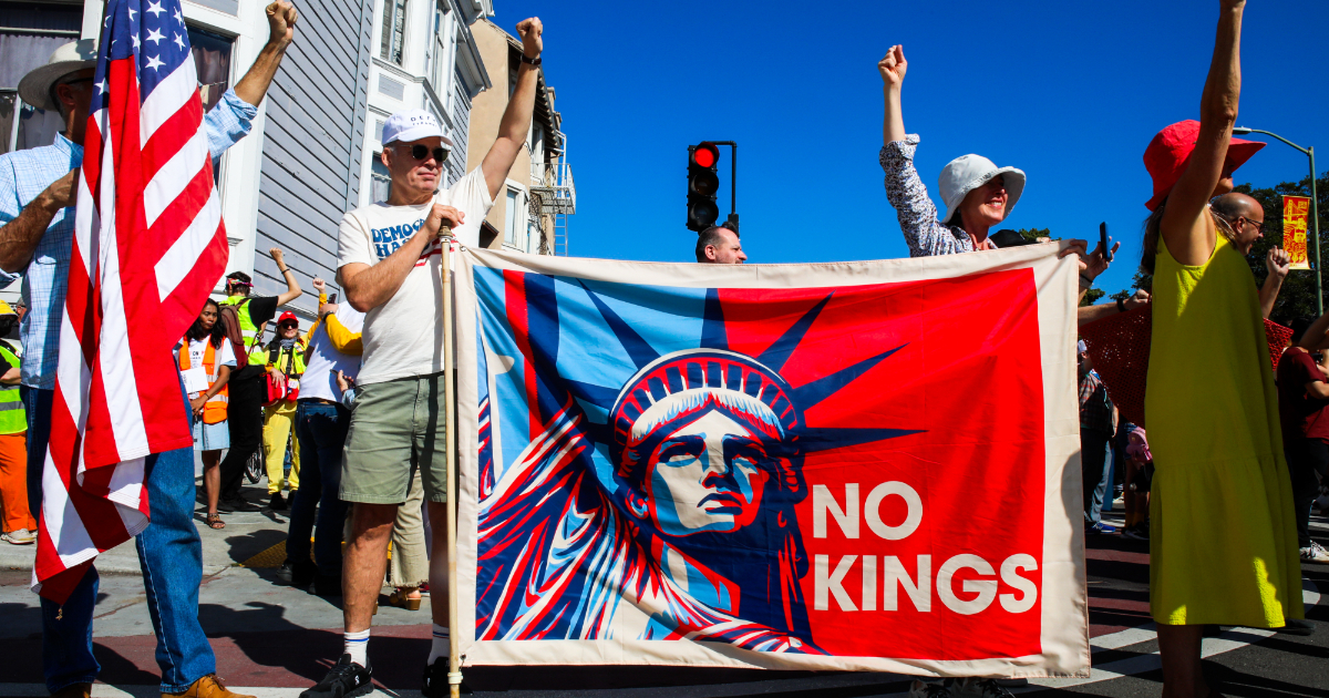 No Kings Day, i democratici confermano la strategia: il radicale rigetto di Trump. Ma 2 volte su 3 non ha funzionato No Kings Day, i democratici confermano la strategia: il radicale rigetto di Trump. Ma 2 volte su 3 non ha funzionato