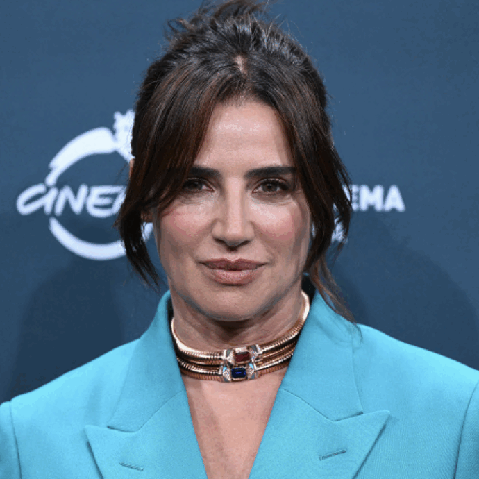 “L’educazione sessuale parta già dalle medie, evitiamo che i ragazzini cerchino informazioni sul Web. La scuola non insegni la competizione”: così Luisa Ranieri