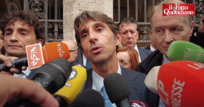 Copertina di Alla manifestazione per Ranucci a sorpresa arriva pure la delegazione FdI. Ma niente retromarcia su querele e riforma delle liti temerarie