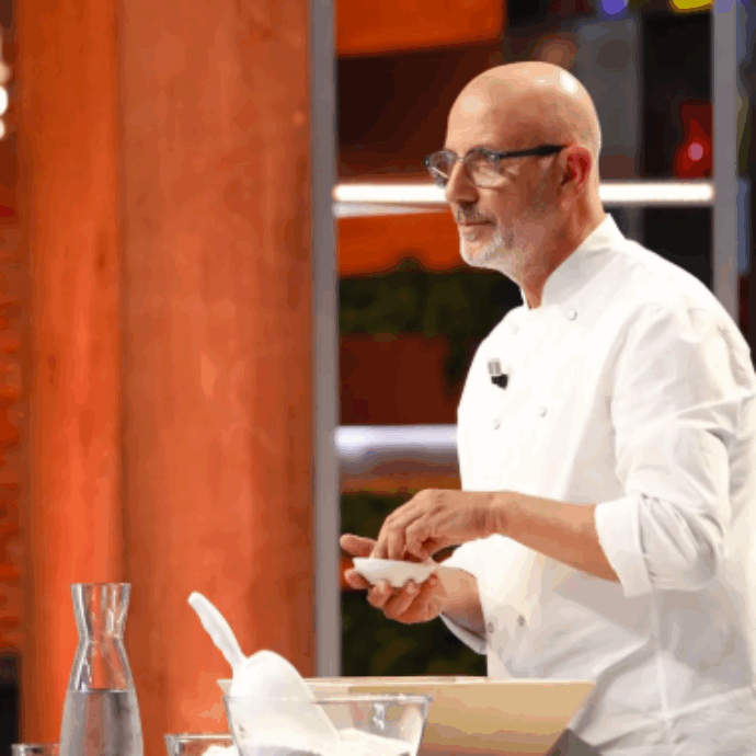 “Mi fa paura l’idea di ammalarmi di nuovo, ho avuto un tumore all’inguine, me ne sono accorto perché mi è venuta una fitta. Credo sia stato mio padre a mandarmi un segno…”: parla Franco Pepe