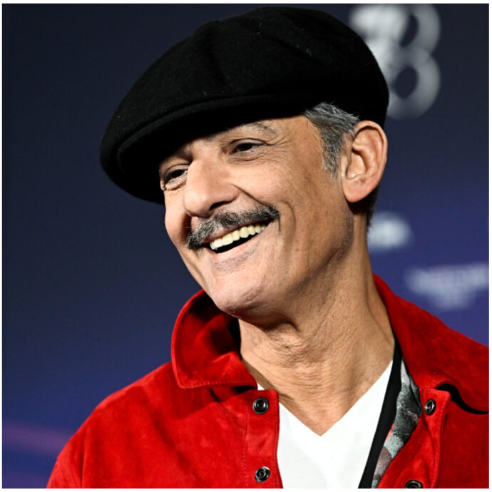 “Affari tuoi verrà accorciato per rispetto al pubblico, non si sa di quanto. Il motivo? De Martino vuole vedere il finale de La Ruota della Fortuna”: parla Fiorello