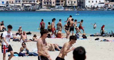Copertina di Mondello, nessuna misura interdittiva per la spiaggia