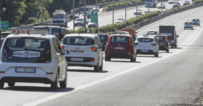 Arriva la patente a 17 anni, ma gli esami saranno più severi