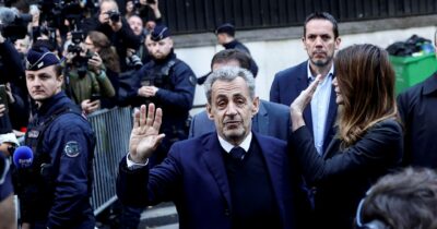 Copertina di Plenel, Mediapart: «Abbiamo vinto, ma ci resta la mafiopolitica»