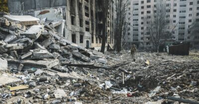 Copertina di Ucraina, Mosca: «Cessate il fuoco  no». Il Trump-Putin  si complica