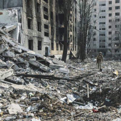 Copertina di Ucraina, Mosca: «Cessate il fuoco  no». Il Trump-Putin  si complica