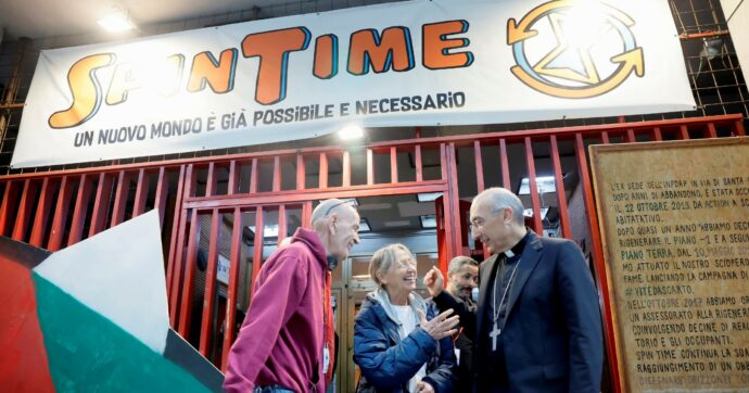 “Terra, lavoro e casa”: il Giubileo arriva anche nel palazzo occupato