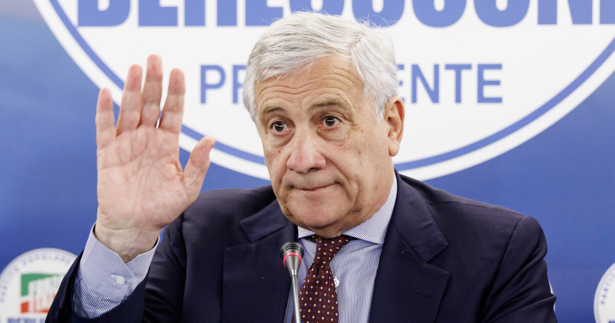 Forza Italia, scontro sui congressi regionali: Tajani blinda i coordinatori uscenti, lite nel partito Forza Italia, scontro sui congressi regionali: Tajani blinda i coordinatori uscenti, lite nel partito