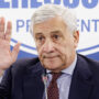 Copertina di Forza Italia, scontro sui congressi regionali: Tajani blinda i coordinatori uscenti, lite nel partito