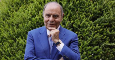 Copertina di Anche Bruno Vespa contro Sinner: “Perché un italiano dovrebbe tifare per lui? Parla tedesco”. Poi sbaglia il nome di Alcaraz, chiamandolo “Alvarez”