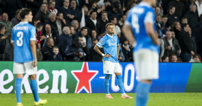 Chi è il Napoli? La squadra di Conte è in crisi d’identità: prendere 6 gol dal Psv impone una riflessione