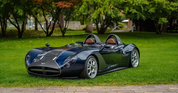 Automobili Mignatta porta a Bologna la “Rina”, barchetta V8 da 500 cavalli