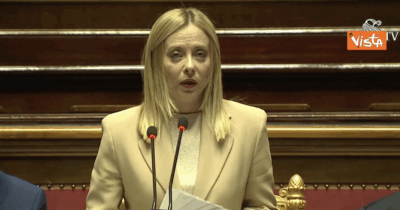 Copertina di Meloni in Senato: “Sostegno all’Ucraina, ma non invieremo i nostri soldati a Kiev”
