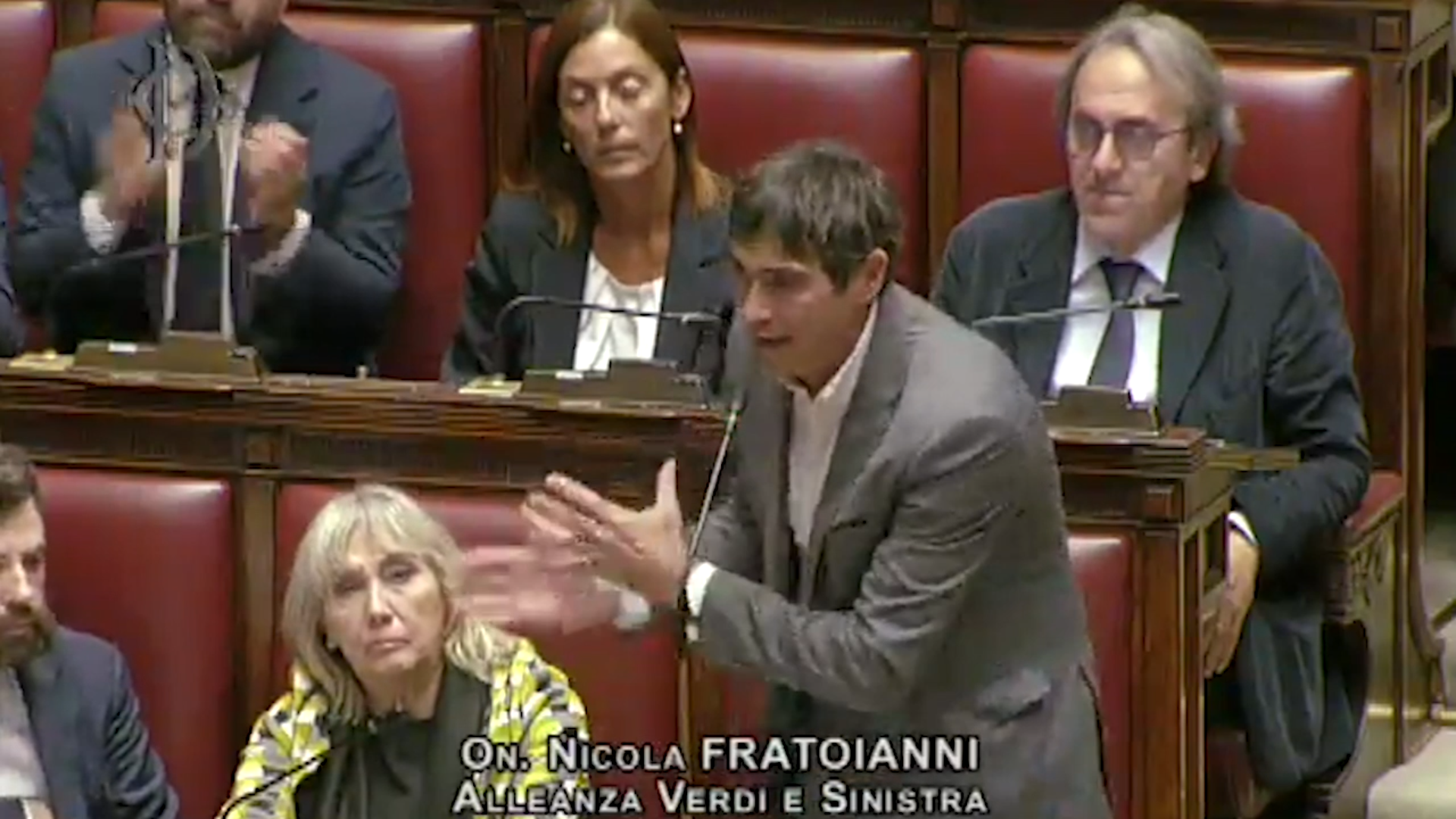 fratoianni a meloni crisi climatica dichiarate guerra alla comunit224 scientifica di tutto il mondo il vostro 232 negazionismo
