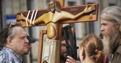 Copertina di “Gravi violazioni della libertà religiosa per due terzi della popolazione mondiale”: il rapporto