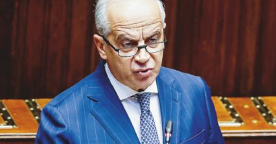 Copertina di Dopo la bomba a Ranucci la destra insiste: “Le querele sono un nostro diritto”