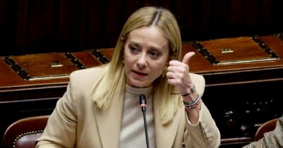 Copertina di Ucraina, tensioni tra Meloni e Lega su riarmo e sanzioni. Scontro con Pd e M5S