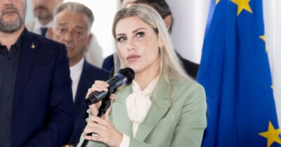 Copertina di “Finisce la persecuzione di Silvio Berlusconi, ora scusatevi”: famiglia e Forza Italia scatenati dopo la Cassazione