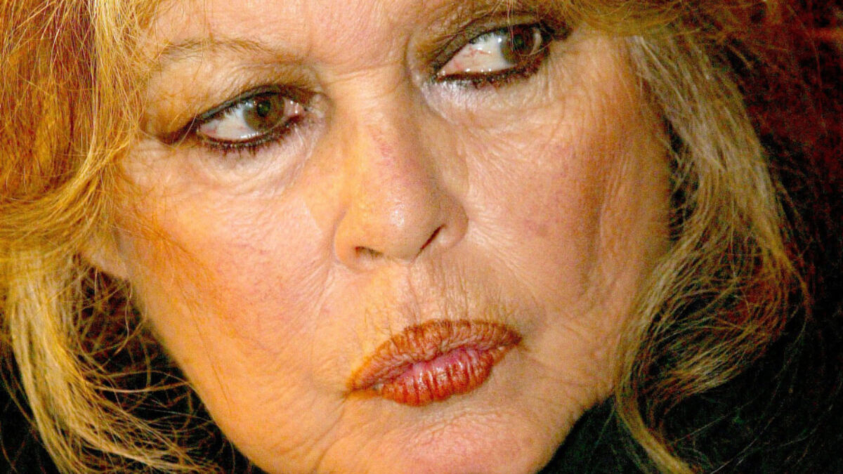 “Vivo in un ripostiglio, mi hanno trattato peggio di un criminale. Combatterò per riavere la casa”: lo sfogo del marito di Brigitte Bardot sull’eredità