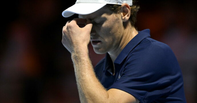 “Posso solo dire che accetto tutte le critiche. Avere qui la mia famiglia mi ricorda quanti sacrifici ho fatto”: Sinner parla dopo gli attacchi