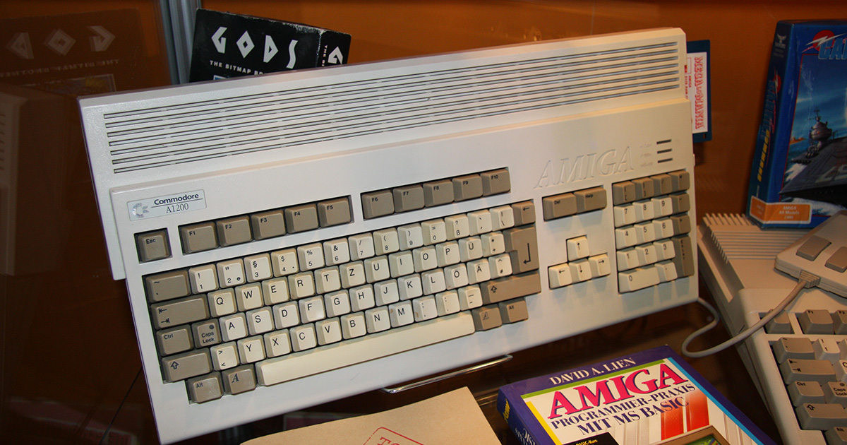 ritorna l8217amiga 1200 un tuffo negli anni 821790 all8217insegna della nostalgia
