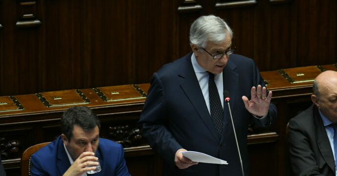 Manovra, Tajani e Salvini ancora contro la norma sugli affitti brevi. Il leader di Fi: “Decide la politica, non i grand commis”