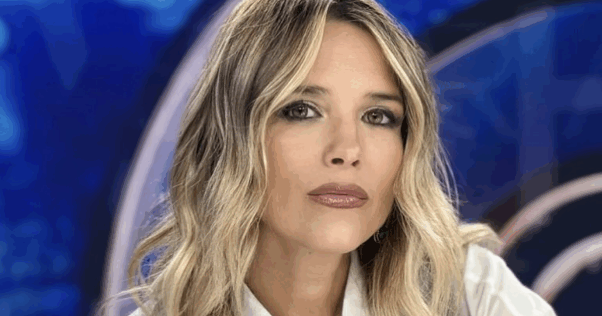 “Mi è caduto il bracciale sotto il sedile. Mi sono distratta con mia figlia e quando mi sono piegata non c’era più. Ho la foto della ragazza che l’ha preso, non la pubblico ma le chiedo questo…”: Francesca Barra e il furto in treno