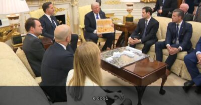 Copertina di Trump mostra a Rutte l’enorme sala da ballo da 250 milioni di dollari che farà costruire alla Casa Bianca