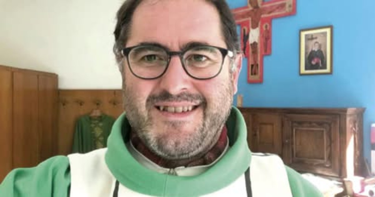 relazione con una 15enne don carlo occelli patteggia un anno e 8 mesi per abusi sessuali