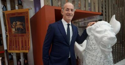 Copertina di Il corno del Doge: l’omaggio a Zaia dei leghisti col “bis”