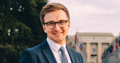 Copertina di “Deterrenza delle armi nucleari? Una truffa per giustificare ogni spesa militare”: parla il Nobel per la Pace Florian Eblenkamp