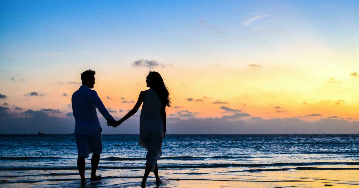 a un anno dal matrimonio vuole pure che le finanziamo la luna di miele ma i regali glieli abbiamo gi224 fatti colleghi allibiti dalle richieste della sposa