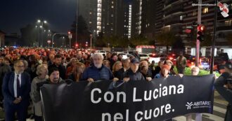 Copertina di Milano, centinaia in marcia dopo il femminicidio di Luciana Ronchi. Dalla folla le testimonianze: “Io ho denunciato e lui è a piede libero”