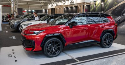 Copertina di Toyota Rav4, anteprima italiana ad Auto e Moto d’Epoca per la sesta generazione