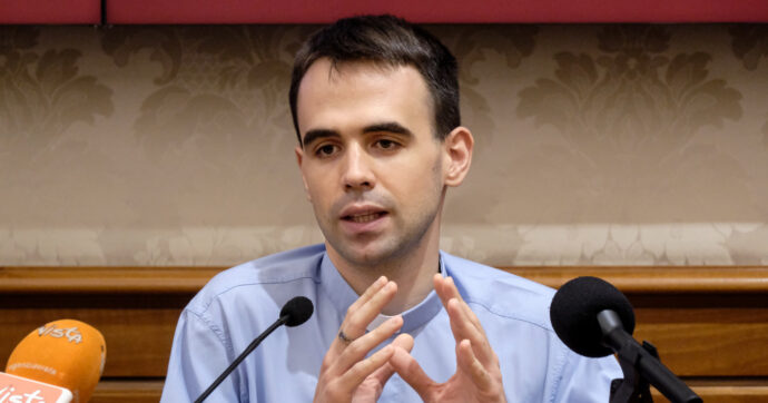 Identificato l’autore delle minacce a don Ferrari: “È un dirigente informatico con accesso all’archivio riservato di Frontex”