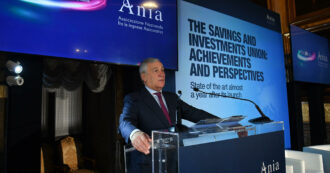 Copertina di Manovra, Tajani: “Banche e assicurazioni non siano considerate mucche da mungere. Io non ho una visione punitiva”