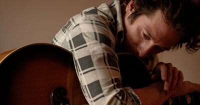 Copertina di “Sto cercando qualcosa di autentico in questo rumore”: il film ‘Springsteen-Liberami dal nulla’ è un lavoro doloroso e struggente