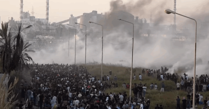 Tunisia, rivolta e arresti a Gabès contro la “fabbrica dei veleni”. Ma il presidente Saied vuole quintuplicare la produzione