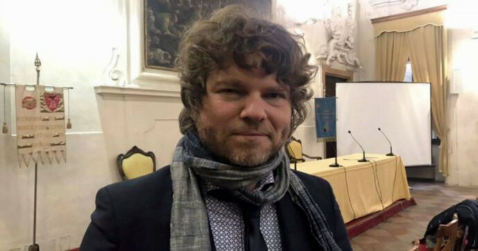 Saluto romano in aula: condanna a 6 mesi in appello