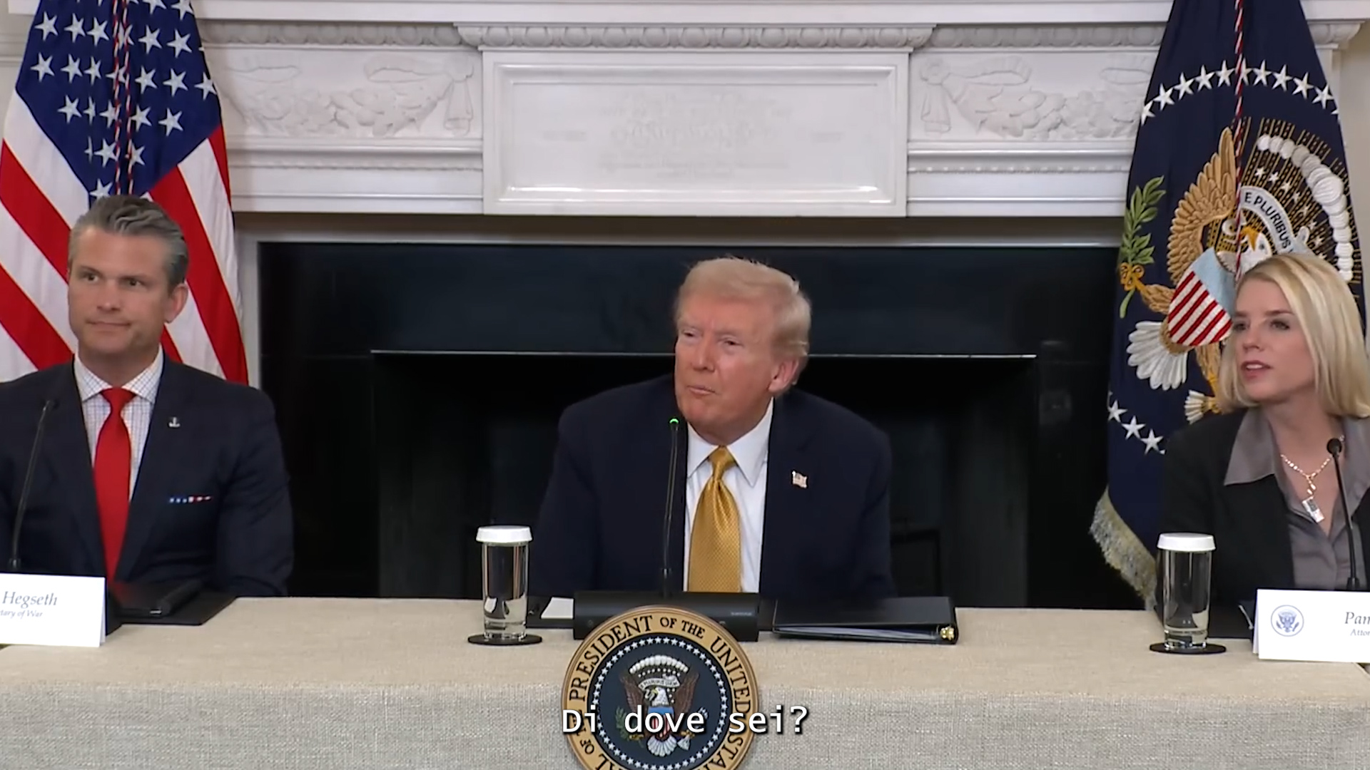 Trump alla giornalista: “Viene dalla Francia? Bell’accento, ma non capisco cosa dice”