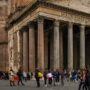 Copertina di Turista giapponese muore dopo essere caduto dal muro del Pantheon