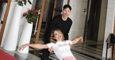Copertina di Ballando con Le Stelle, tra Barbara D’Urso e Pasquale La Rocca “c’è intesa e un’inaspettata complicità”? Sui social spunta un dettaglio