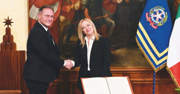 Regionali, liste chiuse: vincono impresentabili, ras e transfughi