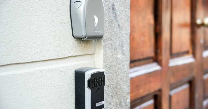 Aumento della cedolare sugli affitti brevi: “primo passo” o la norma in manovra è inutile? Cosa dicono dati ed esperti