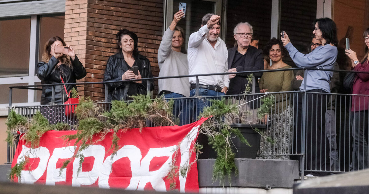 “Inaudito che il componente del Garante della Privacy fosse nella sede di Fdi. La Rai difenda Report” “Inaudito che il componente del Garante della Privacy fosse nella sede di Fdi. La Rai difenda Report”